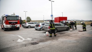 Drei Feuerwehren nach Dieselaustritt in Buchkirchen im Einsatz