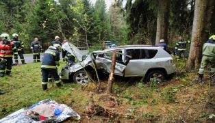 PKW von Straße abgekommen: Verkehrsunfall in St. Peter am Wimberg fordert einen Verletzten