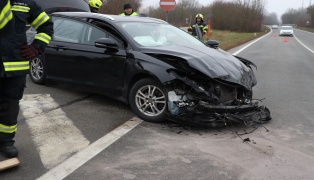 Verkehrsunfall zwischen PKW und LKW auf Innviertler Straße bei Wallern an der Trattnach