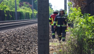 Kleinbrand an der Westbahnstrecke in Wels-Lichtenegg rasch gelöscht