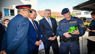Bundeskanzler und Landeshauptmann besuchten Fremden- und Grenzpolizei in Tumeltsham
