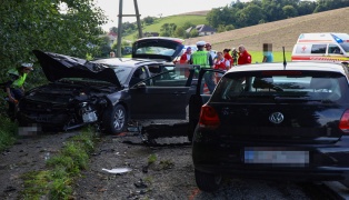 Sechs Verletzte bei Kollision zweier Autos in Pichl bei Wels