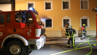 Wohnungsbrand in einem Mehrparteienwohngebäude im Ortszentrum von Riedau