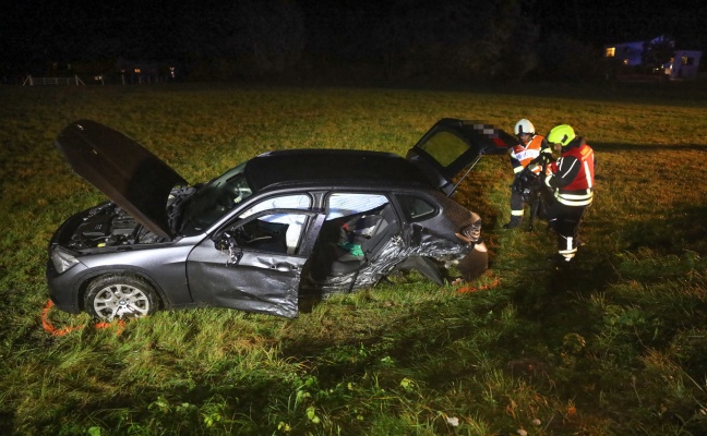 Schwerer Verkehrsunfall mit vier beteiligten PKW auf Rieder Straße in St. Marienkirchen am Hausruck