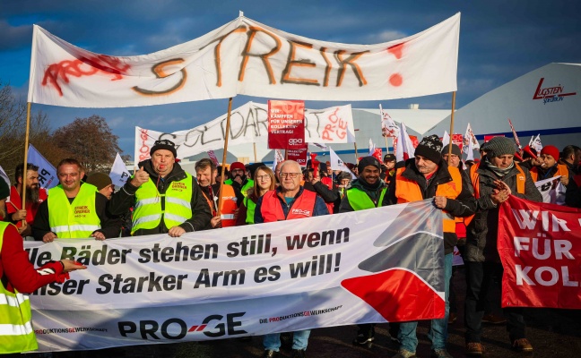 Streiks zu den Metaller-Kollektivvertragsverhandlungen in Oberösterreich