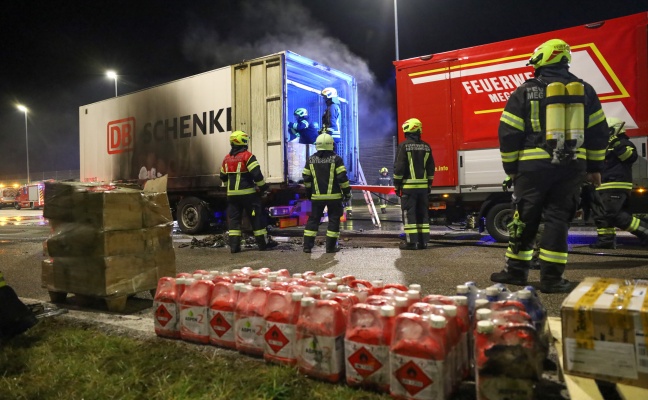 Brand mit Gefahrstoff: Drei Feuerwehren auf Innkreisautobahn bei Kematen am Innbach im Einsatz