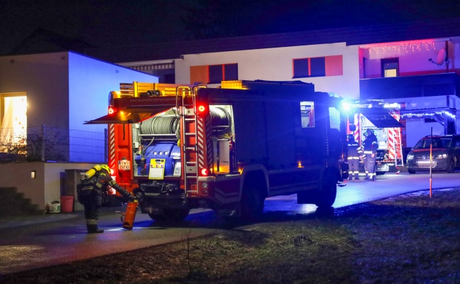 Brand eines Adventkranzes in einem Wohnhaus in Kremsmünster sorgte für Einsatz dreier Feuerwehren