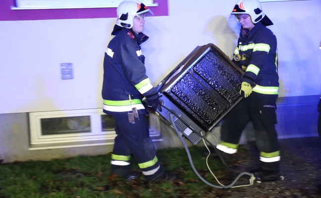 Defekter Geschirrspüler sorgte für Einsatz der Feuerwehr in einer Wohnung in Wels-Lichtenegg