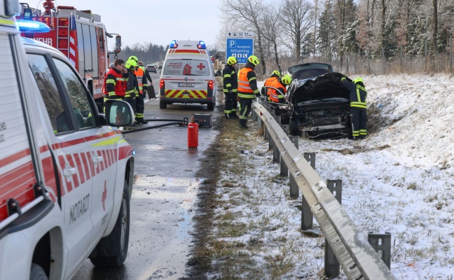 Schwerer Verkehrsunfall mit Autoüberschlag auf Westautobahn bei Allhaming