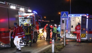 Tödlicher Crash: Motorradlenker starb bei Kollision mit PKW in Wels-Oberthan