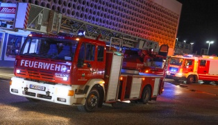 Glimmbrand bei Unternehmen in Grieskirchen sorgte für Einsatz zweier Feuerwehren