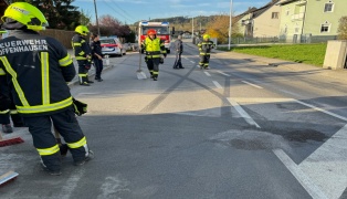 Einsatz der Feuerwehr nach Ölaustritt in Offenhausen