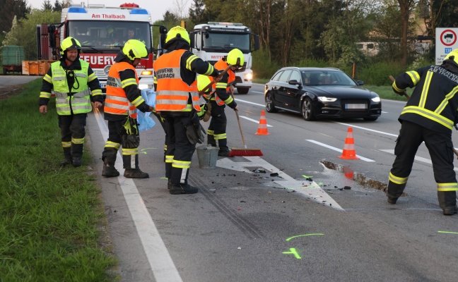 Auffahrunfall im Frühverkehr auf Pyhrnpass Straße in Thalheim bei Wels endet glimpflich