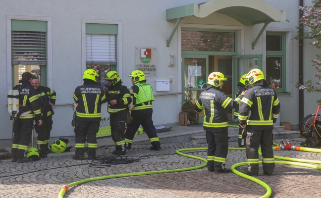 Brand im Gemeindeamt in Hinzenbach sorgte für Einsatz zweier Feuerwehren
