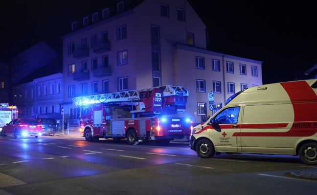 Brand eines Kinderwagens: Einsatz bei Kleinbrand in einem Mehrparteienwohngebude in Wels-Lichtenegg