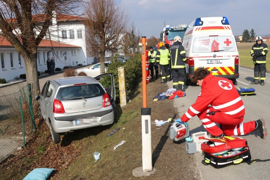 Reanimation: Autolenker nach medizinischem Notfall von Strae abgekommen und verunfallt