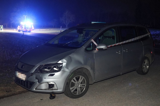 Wendling: 15-Jhriger beim Einsammeln von verlorenem Ladegut von Auto erfasst