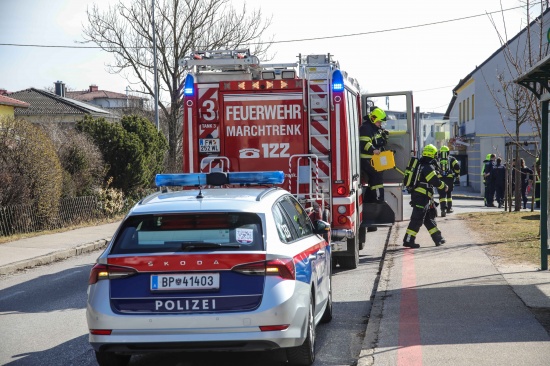 Vergiftungsalarm ausgelst: Feuerwehr in Tiefgarage einer Wohnanlage in Marchtrenk im Einsatz