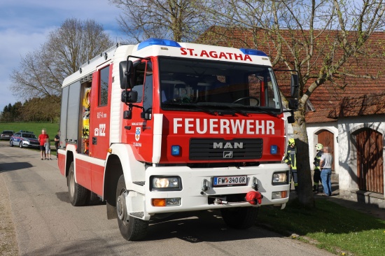 Brand im Fassadenbereich eines landwirtschaftlichen Gebudes in St. Agatha