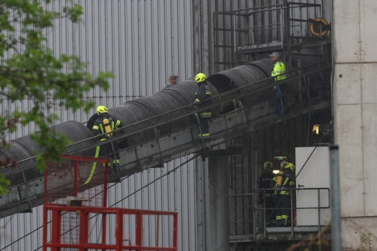 Brand bei einem Abfallverwertungsunternehmen in Wels-Schafwiesen sorgte fr Einsatz