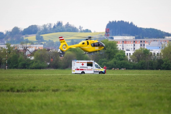 Fallschirmspringer bei harter Landung am Flugplatz in Wels-Neustadt verletzt