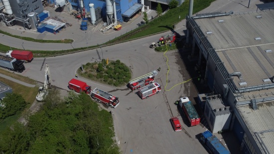 Drei Feuerwehren zu Brand bei einem Abfallentsorgungsunternehmen in Wels-Schafwiesen alarmiert