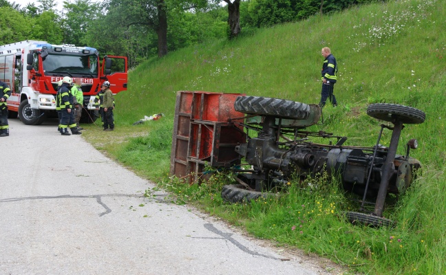 Tdlicher Traktorunfall: Mann (69) in Steinbach an der Steyr unter umgestrztem Traktor eingeklemmt