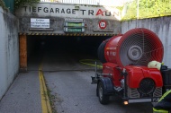Brand eines PKW in einer Tiefgarage in Traun sorgt fr greren Einsatz dreier Feuerwehren