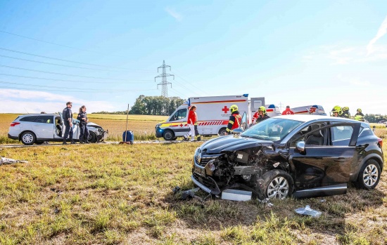Schwerer Crash zwischen zwei PKW bei Eitzing fordert zwei Verletzte