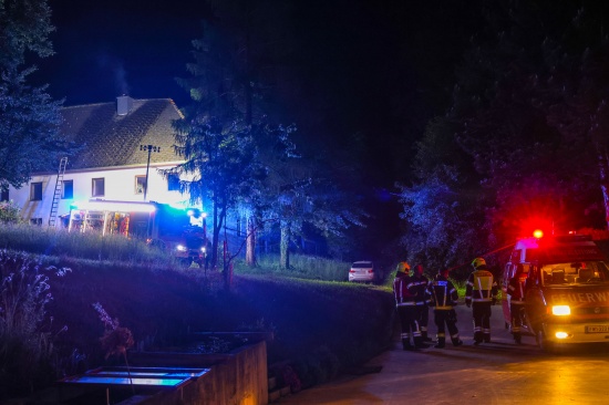 Kaminbrand: Feuerwehr nach gemeldetem Brand auf einem Bauernhof in Nubach im Einsatz