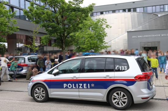 Bombendrohungen: Zeitgleich grere Polizeieinstze bei zahlreichen Schulen in Obersterreich