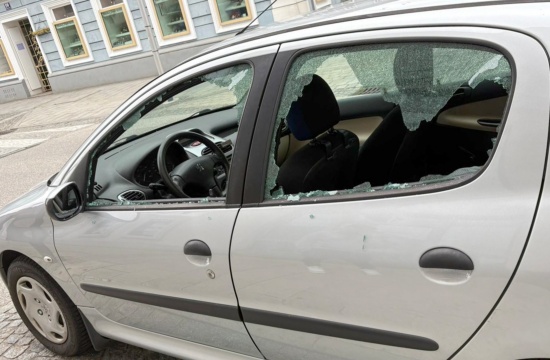 Fenster eingeschlagen: PKW-Einbruch am helllichten Tag im Zentrum von Grieskirchen