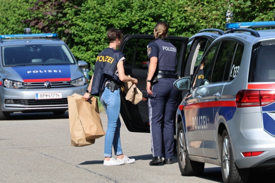 Messerattacke: 16-Jhriger stach in einem Wohnhaus in Pasching mit Messer auf seine Mutter ein