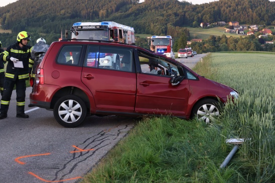 Schwerer Crash zwischen zwei Autos in Ottnang am Hausruck