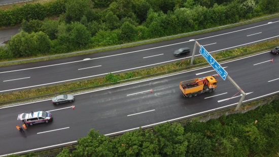 Schotter verloren: Grere Verkehrsbehinderungen auf Innkreisautobahn in Wels