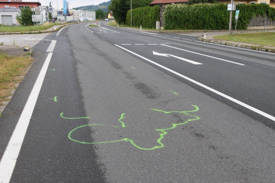 Radfahrer (82) starb bei Kollision mit LKW auf Pyhrnpass Strae in Micheldorf in Obersterreich