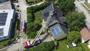 Sechs Feuerwehren bei Brand im Dachbereich eines Wohnhauses in Kematen an der Krems im Einsatz