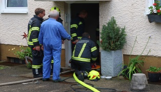 berfluteter Keller eines Mehrparteienwohnhauses nach Gewitter mit Starkregen in Steinhaus