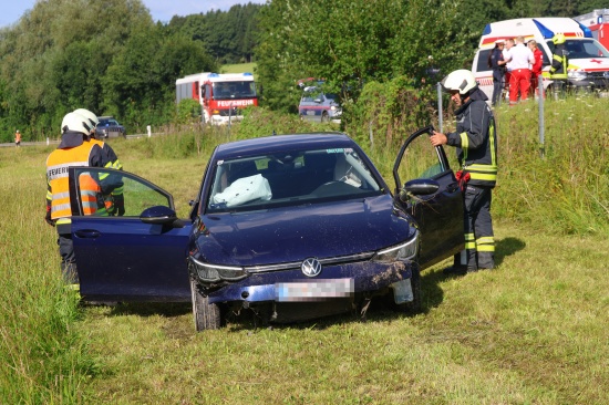 Autolenkerin auf Rieder Strae bei St. Marienkirchen am Hausruck von Strae abgekommen