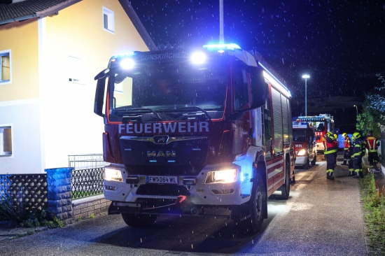 CO-Alarm: Ausgasende Holzpellets sorgten fr Einsatz der Feuerwehr in einem Wohnhaus in Gunskirchen