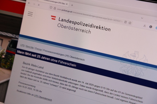 Autolenker erklrt bei Polizeikontrolle in Sattledt: "Seit 25 Jahre ohne Fhrerschein unterwegs"