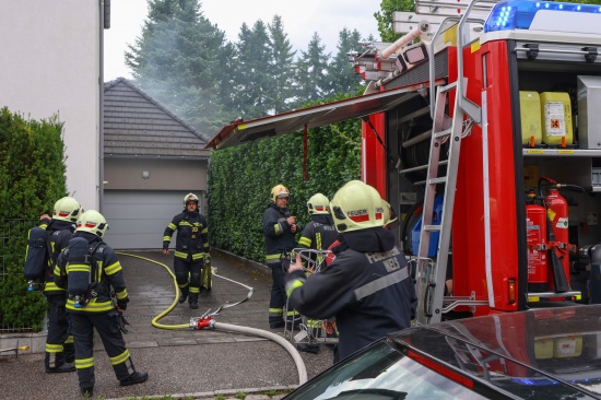 Brand in einem Nebengebude eines Wohnhauses in Wels-Pernau noch rechtzeitig entdeckt