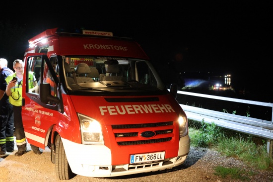 Groangelegte nchtliche Suchaktion nach vermeintlich abgestrztem Motorsegler bei Kronstorf