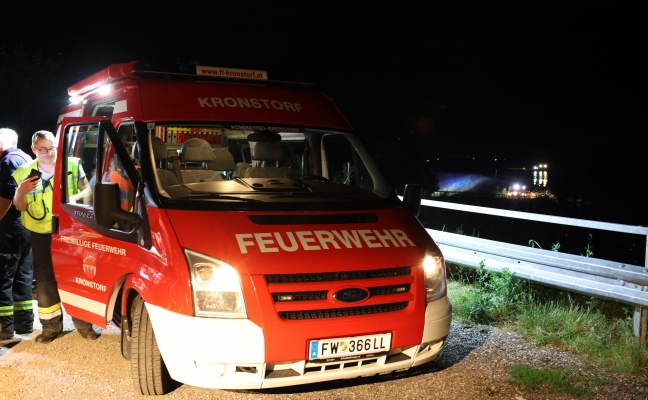 Groangelegte nchtliche Suchaktion nach vermeintlich abgestrztem Motorsegler bei Kronstorf