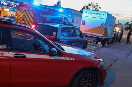 Schadstoffeinsatz: Austritt von Khlmittel aus einem abgestellten Klein-LKW in Wels-Neustadt