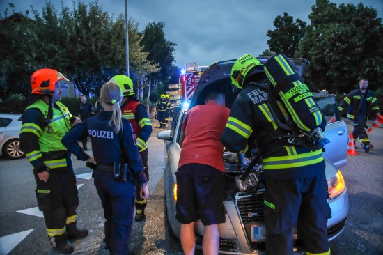 Brand im Motorraum eines PKW sorgte fr Einsatz der Feuerwehr in Marchtrenk