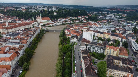 Unwettereinstze: Anhaltender Starkregen sorgt lokal fr berflutungen und Einstze der Feuerwehren