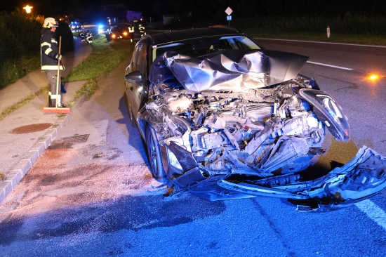 Heftiger Auffahrunfall auf Innviertler Strae bei Krenglbach endet glimpflich