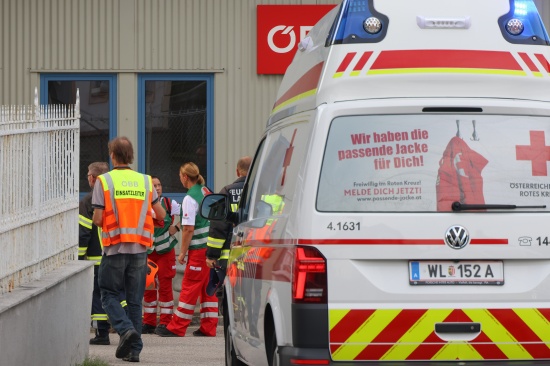 Tdliches Ereignis: Person im Bahnhofsbereich in Lambach von Zug erfasst