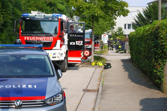 Schweitreibender Lscheinsatz bei Kchenbrand in einem Einfamilienhaus in Traun